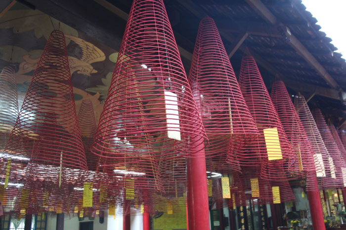 fujian assembly hall hoi an city incense